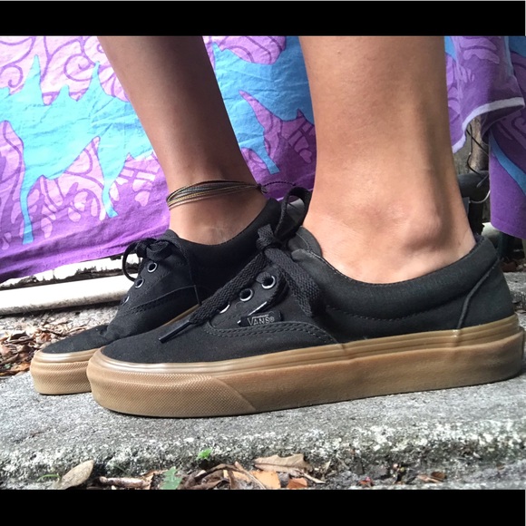 vans era gum sole